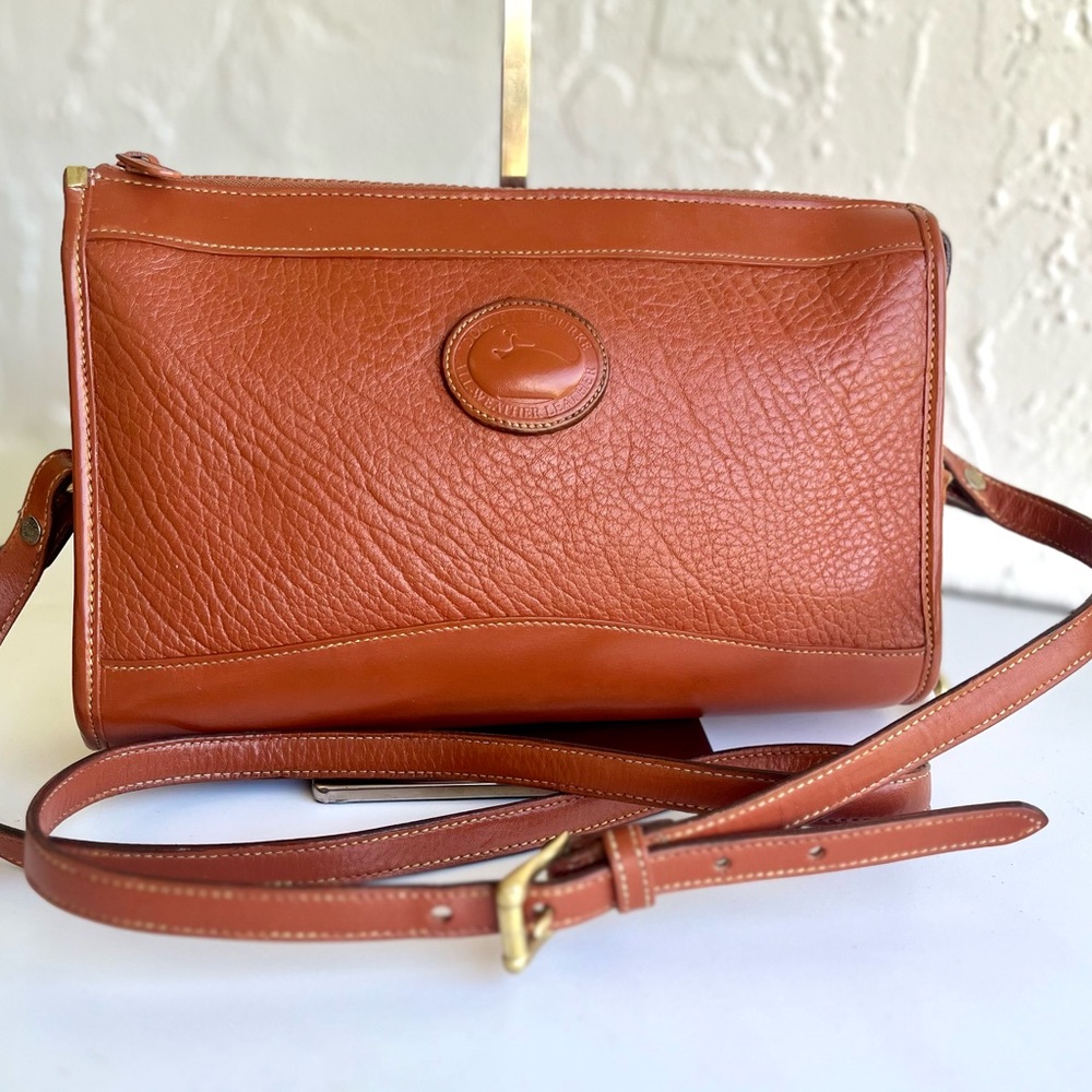 VINTAGE DOONEY & BOURKE PEANUT RUST  TAN CLUTCH CROSSBODY BAG ADJUSTABLE STRAP